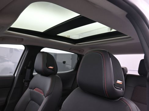 New 2026 Nissan Kicks SR w/ SR Premium Package image 20