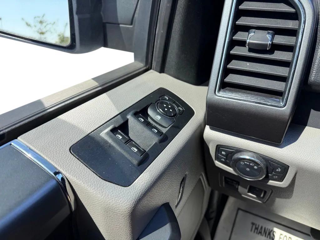 Used 2018 Ford F150 XLT w/ Equipment Group 302A Luxury AWD/4WD image 13