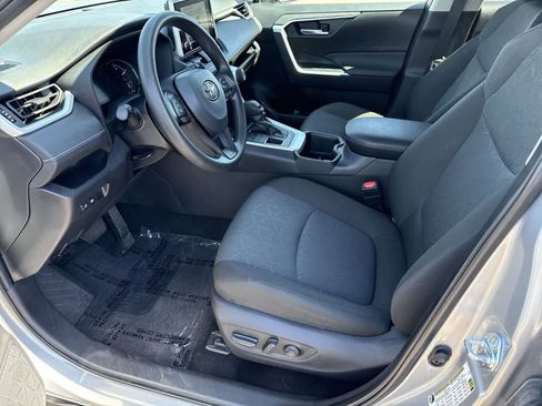 Used 2025 Toyota RAV4 XLE image 16