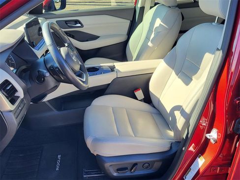 Used 2023 Nissan Rogue SL w/ SL Premium Package image 17