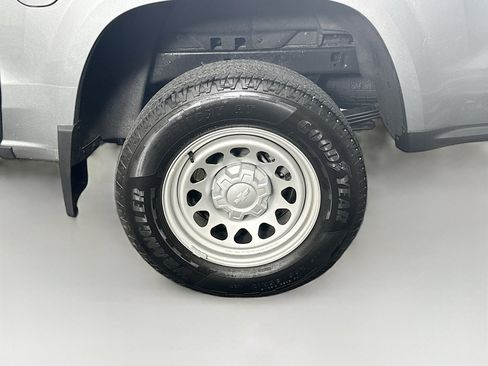 Used 2024 Chevrolet Colorado W/T image 11