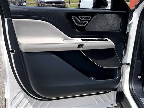 Used 2026 Lincoln Aviator 2WD image 20