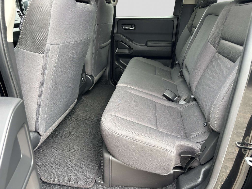 Certified 2024 Nissan Frontier SV w/ SV Convenience Package AWD/4WD image 11