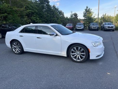 Used 2018 Chrysler 300 Limited w/ Safetytec Plus Group RWD image 13