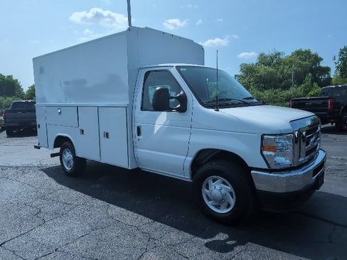 New 2025 Ford E-350 and Econoline 350 Super Duty w/ Power Equipment Group RWD image 7