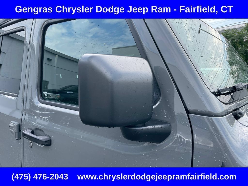 Used 2018 Jeep Wrangler Unlimited Sahara AWD/4WD image 15