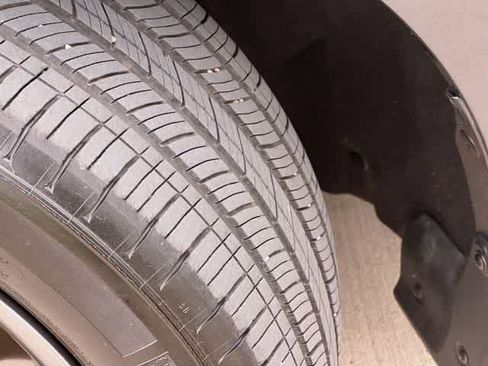 Certified 2023 Honda Accord EX image 23