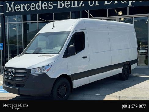 New 2025 Mercedes-Benz Sprinter 2500 image 1