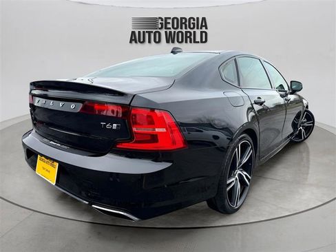 Used 2020 Volvo S90 T6 R-Design image 5