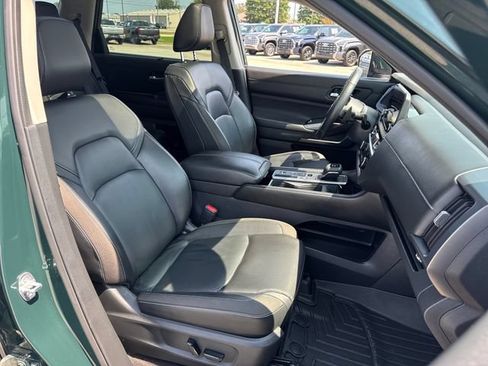 Used 2022 Nissan Pathfinder SL w/ SL Premium Package FWD image 12