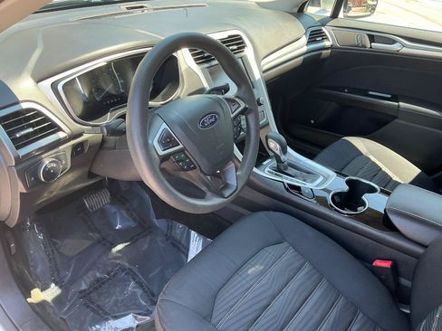 Used 2016 Ford Fusion SE FWD image 17