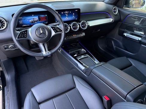 Certified 2025 Mercedes-Benz GLB 250 image 2