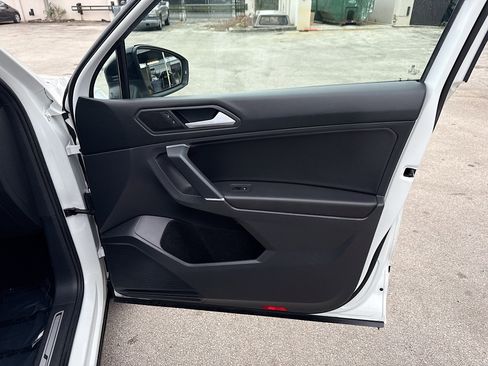 Certified 2020 Volkswagen Tiguan SE R-Line image 35