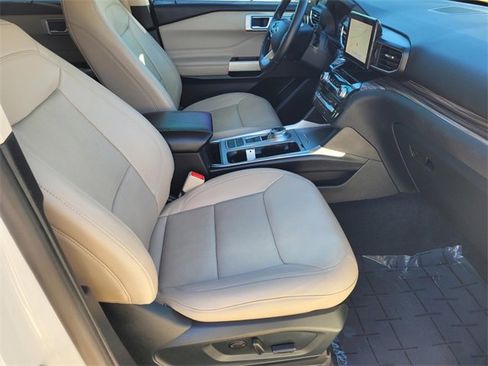 Used 2021 Ford Explorer Limited w/ Equipment Group 301A image 10