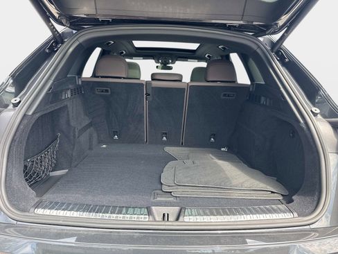 Certified 2025 Audi Q5 Premium w/ Convenience Package AWD/4WD image 9