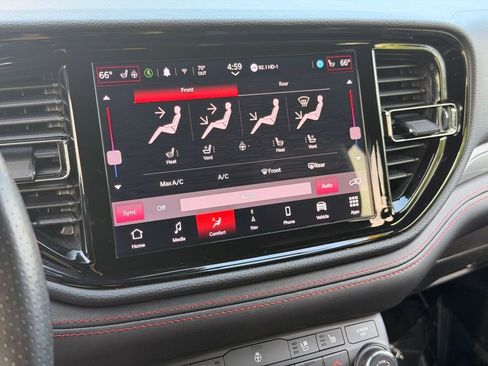 Used 2024 Dodge Durango GT AWD/4WD image 31