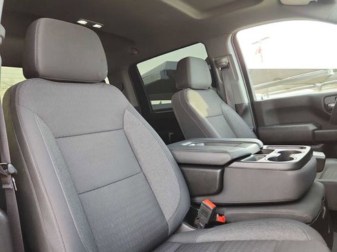 Used 2024 Chevrolet Silverado 2500 Custom w/ Custom Value Package image 10