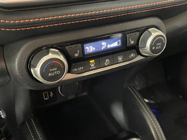 Used 2019 Nissan Kicks SR w/ SR Premium Package FWD image 9