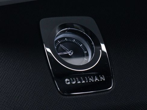Certified 2022 Rolls-Royce Cullinan AWD/4WD image 45