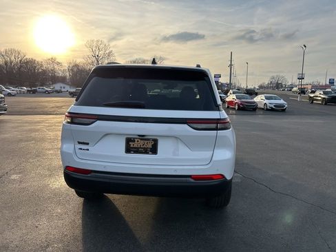New 2026 Jeep Grand Cherokee Altitude AWD/4WD image 6