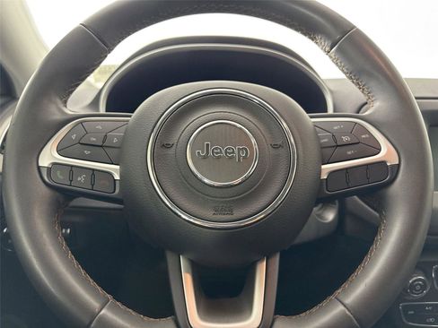 Used 2021 Jeep Compass Latitude image 16