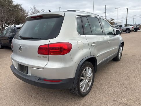 Used 2012 Volkswagen Tiguan S image 7