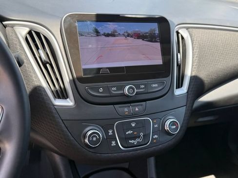 Used 2025 Chevrolet Malibu RS FWD image 21