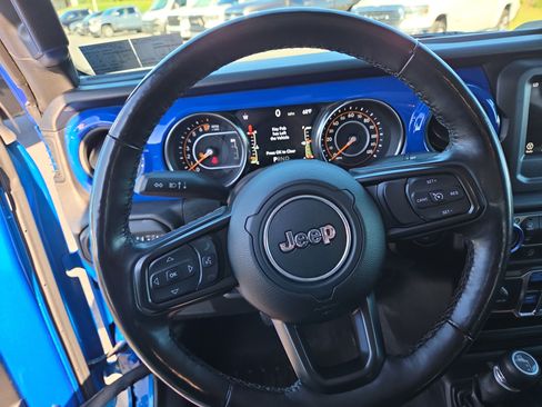 Used 2021 Jeep Gladiator Sport AWD/4WD image 3