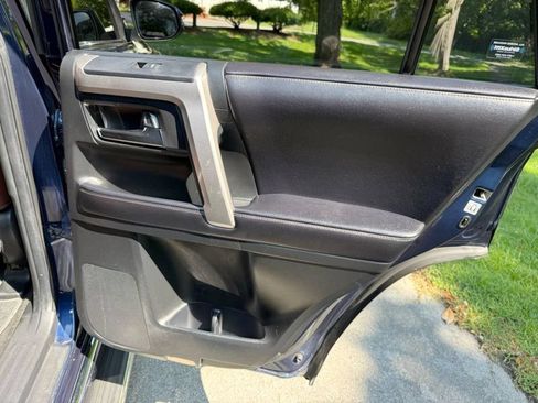 Used 2017 Toyota 4Runner Limited AWD/4WD image 37