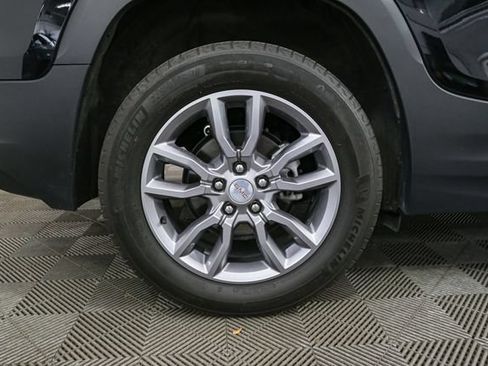 Used 2024 GMC Terrain SLT AWD/4WD image 17