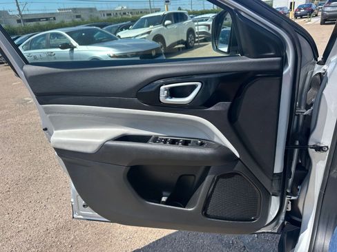 Used 2025 Jeep Compass Limited image 20