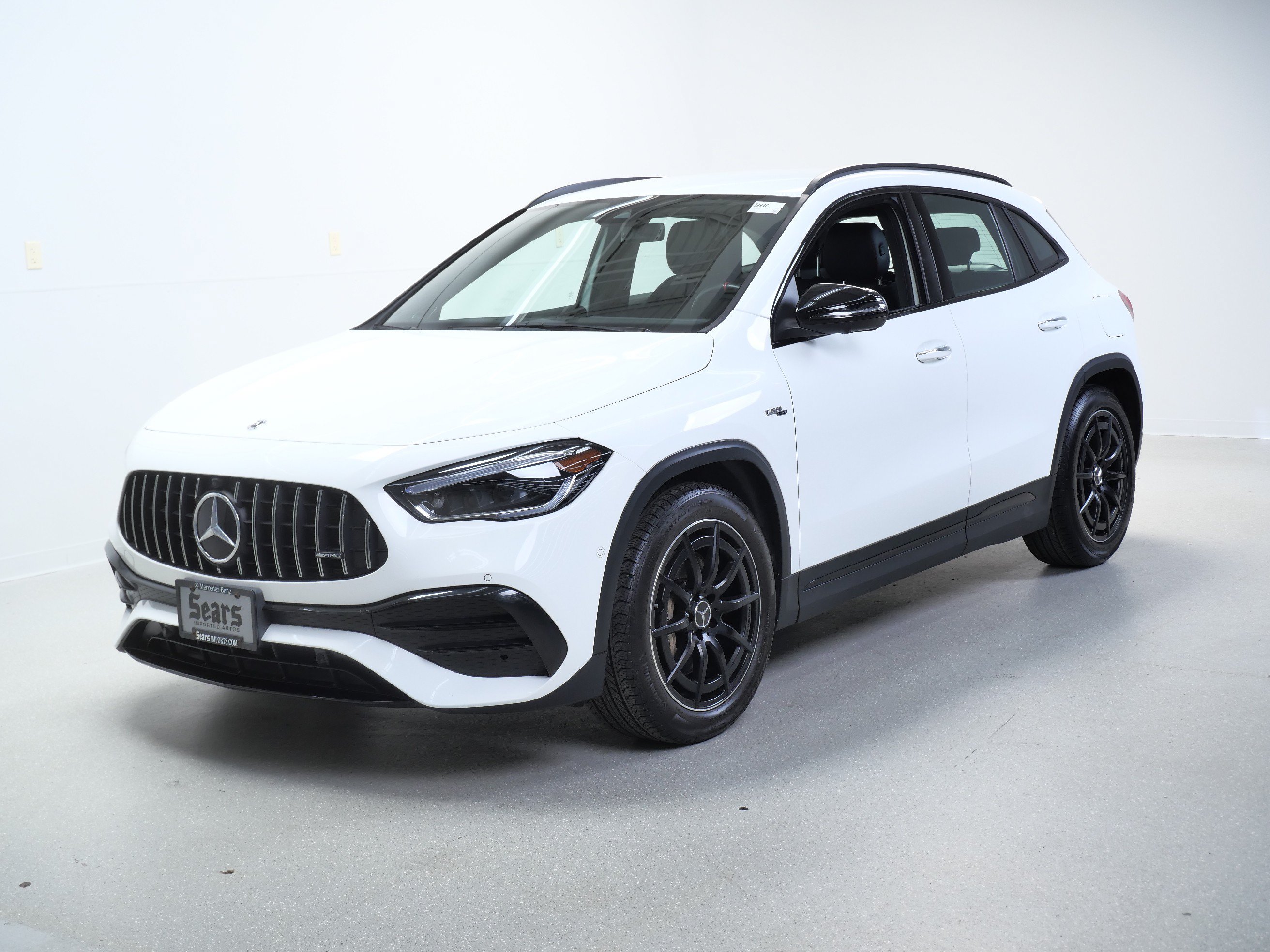 Used 2023 Mercedes-Benz GLA 35 AMG 4MATIC image 4