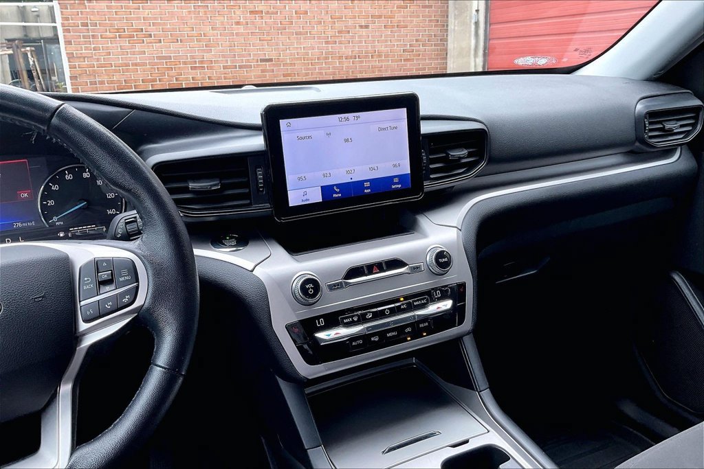Used 2021 Ford Explorer XLT AWD/4WD image 6