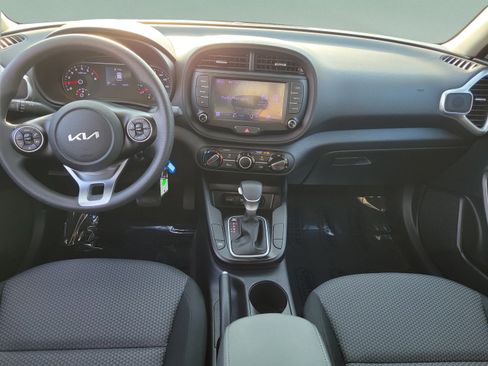 Used 2022 Kia Soul LX w/ Technology Package FWD image 10