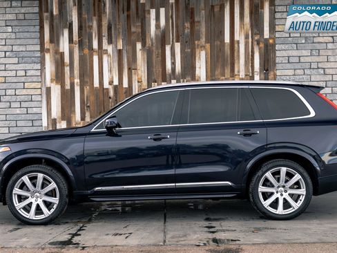 Used 2017 Volvo XC90 T6 Inscription w/ Vision Package image 2