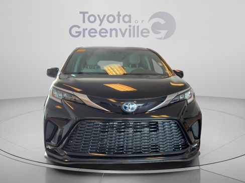 Certified 2024 Toyota Sienna XSE w/ XSE Plus Package AWD/4WD image 9