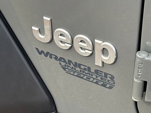 Used 2020 Jeep Wrangler Unlimited Sport image 25