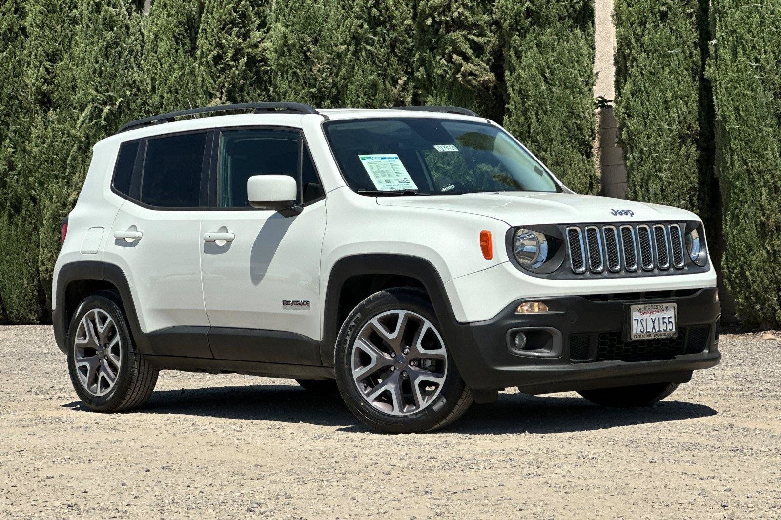 Used 2016 Jeep Renegade Latitude FWD image 2