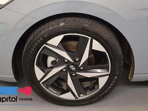 Used 2023 Hyundai Elantra Limited FWD image 7