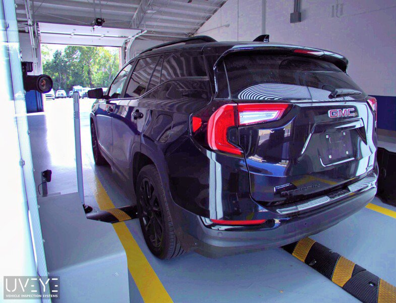 Used 2023 GMC Terrain SLE w/ Driver Convenience Package AWD/4WD image 4