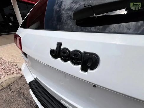 Used 2015 Jeep Grand Cherokee SRT w/ Quick Order Package 26J AWD/4WD image 24