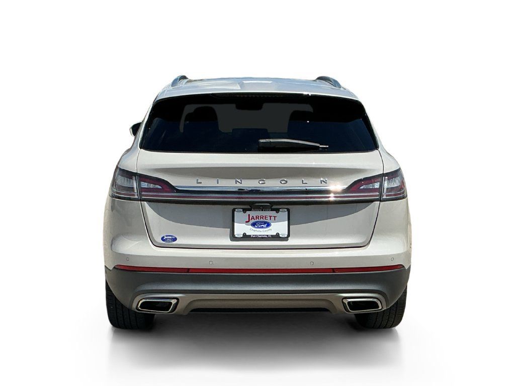 Used 2023 Lincoln Nautilus Reserve w/ Equipment Group 201A FWD image 6