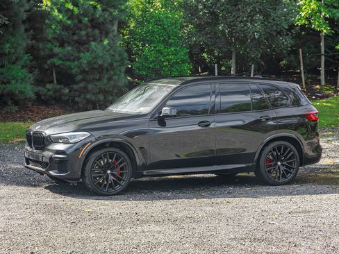 Used 2022 BMW X5 sDrive40i w/ M Sport Package image 3