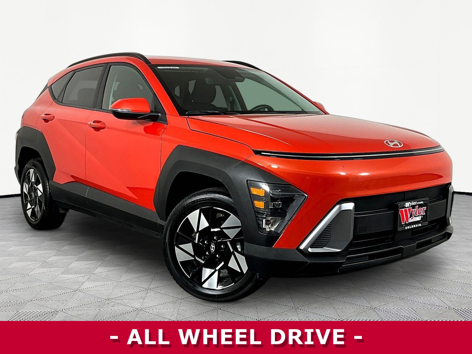 Used 2025 Hyundai Kona SEL AWD/4WD image 3