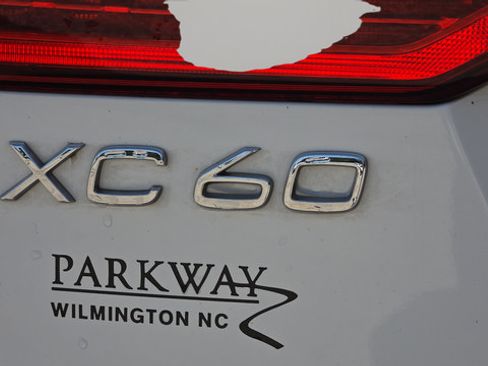 Used 2020 Volvo XC60 T5 Inscription w/ Protection Package AWD/4WD image 8