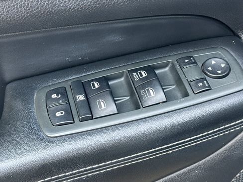 Used 2014 Jeep Grand Cherokee Limited AWD/4WD image 13