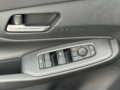 Used 2026 Nissan Sentra SV w/ SV Convenience Package FWD image 15