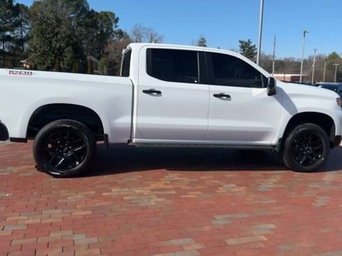 Used 2025 Chevrolet Silverado 1500 LT Trail Boss w/ Convenience Package II AWD/4WD image 3