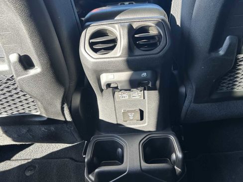 Used 2021 Jeep Wrangler Unlimited Rubicon AWD/4WD image 22