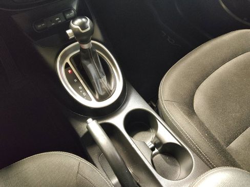 Used 2018 Kia Soul + FWD image 26